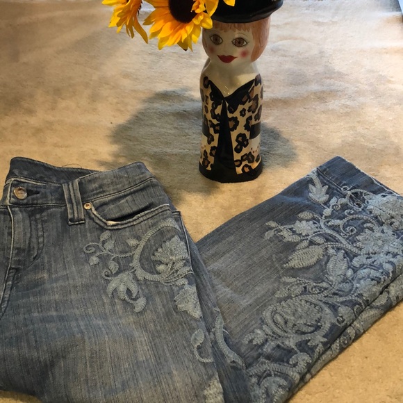 White House Black Market Denim - White house/black market embroidered jeans size 6